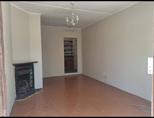 4 BEDROOM FREEHOLD FOR SALE IN HILTON CENTRAL